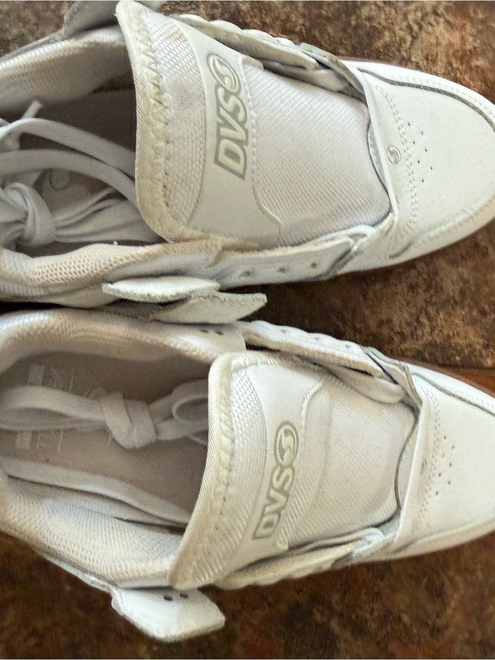 DVS White Skate Shoes - Lightweight Velcro and Lace Design - Picture 3 of 6